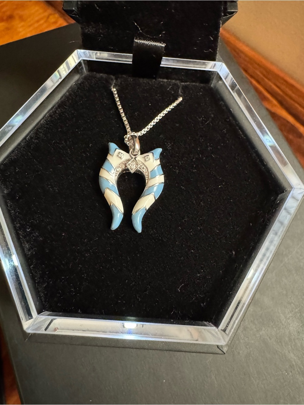 Ahsoka Tano Star Wars Fine Jewelry Sterling Silver Diamond Necklace - Picture 5 of 5